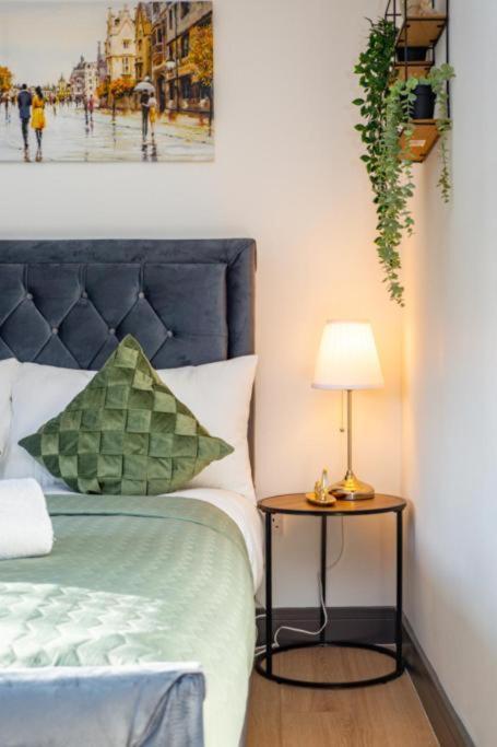 Heathrow Guest House - Oakway Feltham Kültér fotó